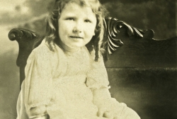 Gwen  Knaggs circa 1916