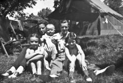 Joanne, Georgia, Paul, Jr., Bil Hale, and Pat In front of the girls tent, Lake Geneva 1941