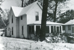 The small house in Buena Vista at Fontana Wis.